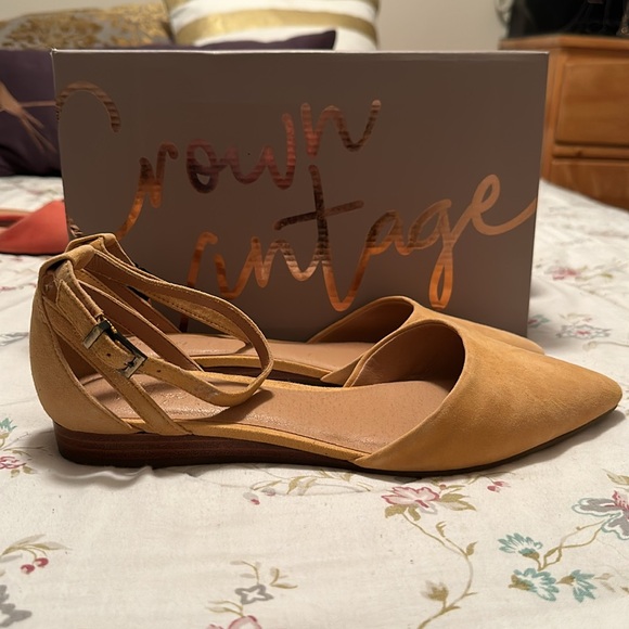 NWB Crown Vintage Evalinda yellow ankle strap cutout wedge shoes - Picture 4 of 8